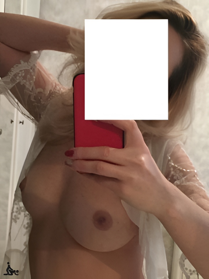 Софа привлекальеная девушка из Зея цена от 1500 руб