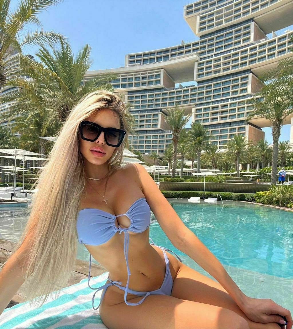 Яна привлекальеная девушка из Зея цена от 6000 руб