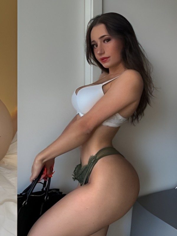 Алена привлекательная девушка из Зея цена от 2500 руб