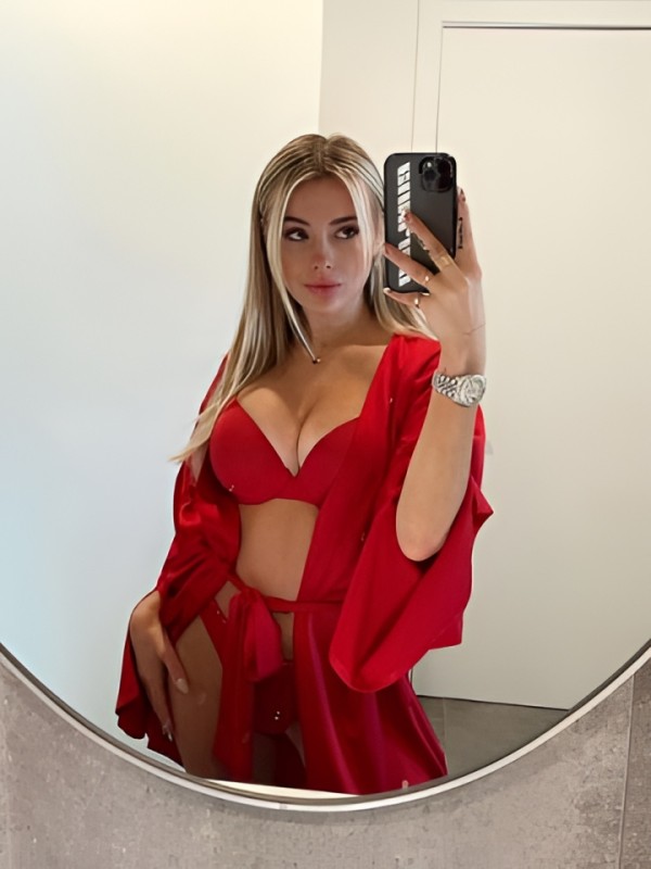 Галина привлекательная девушка из Зея цена от 1500 руб