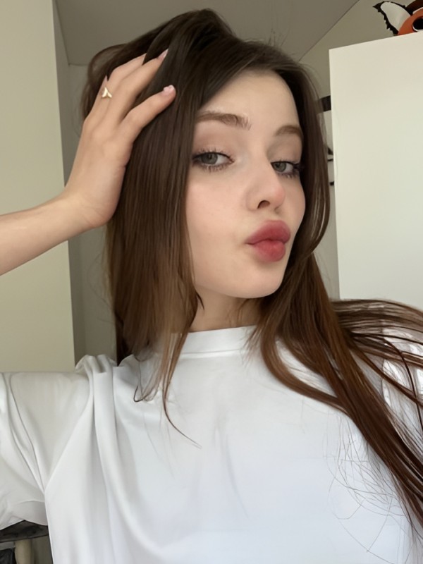 Инна привлекательная девушка из Зея цена от 3000 руб