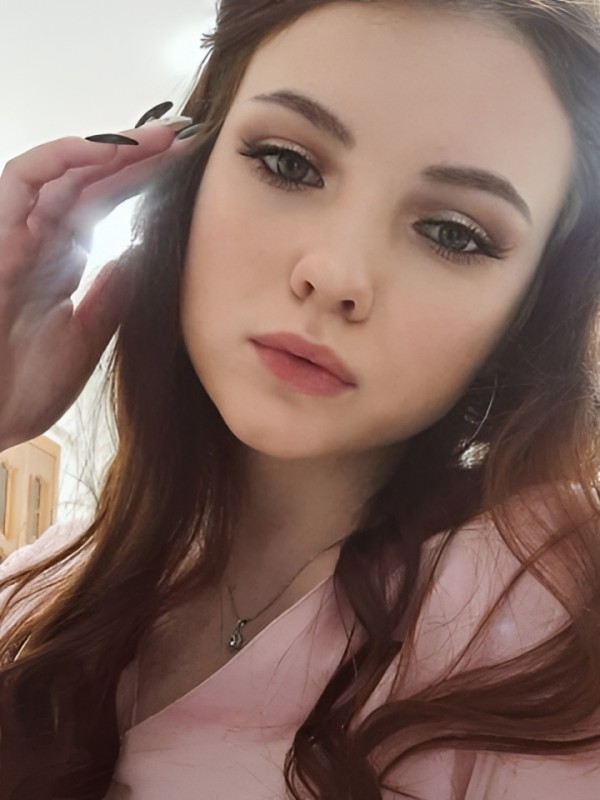 Любовь привлекательная девушка из Зея цена от 5000 руб