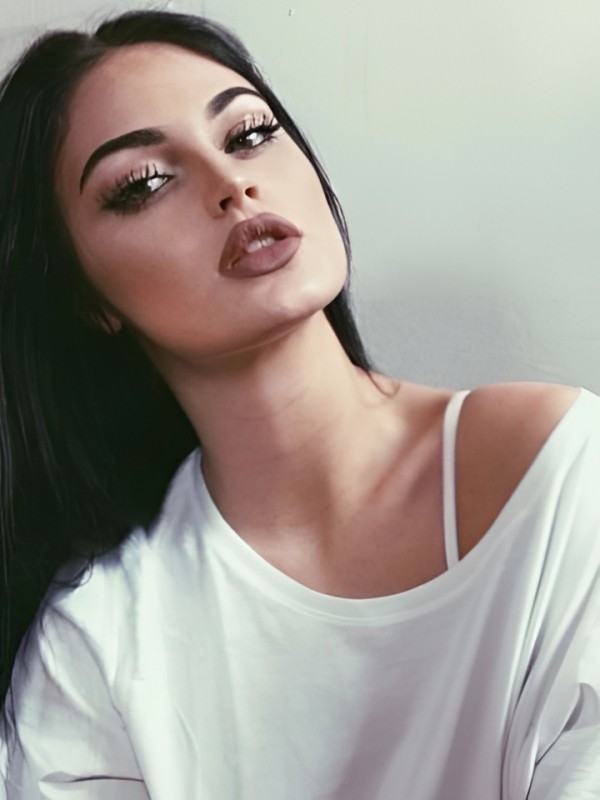 Моника привлекательная девушка из Зея цена от 1500 руб