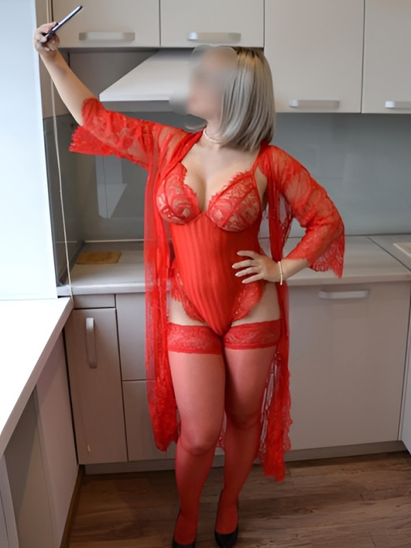 Василиса привлекательная девушка из Зея цена от 3000 руб