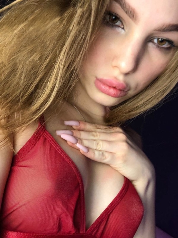 Ольга привлекательная девушка из Зея цена от 3000 руб