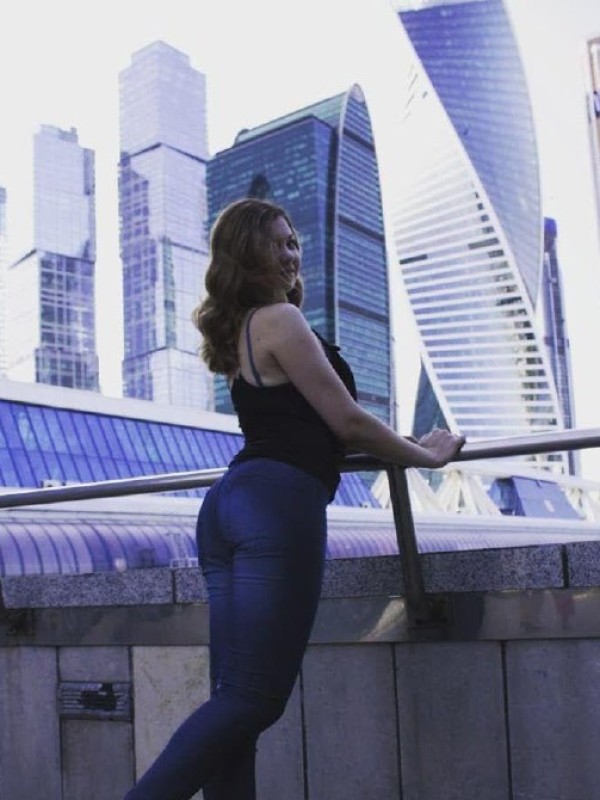 Алина привлекательная девушка из Зея цена от 3500 руб