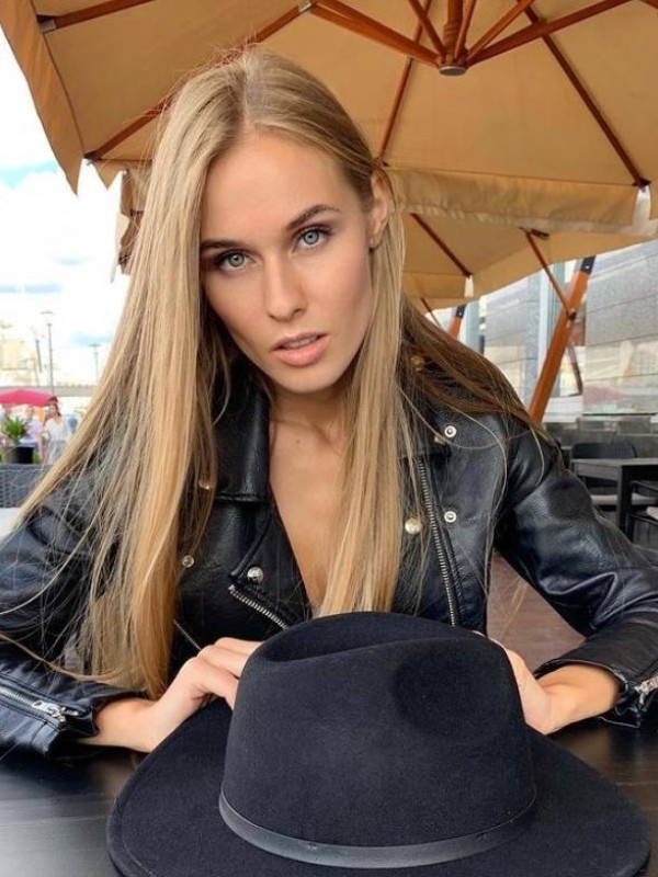 Алиса привлекательная девушка из Зея цена от 3500 руб