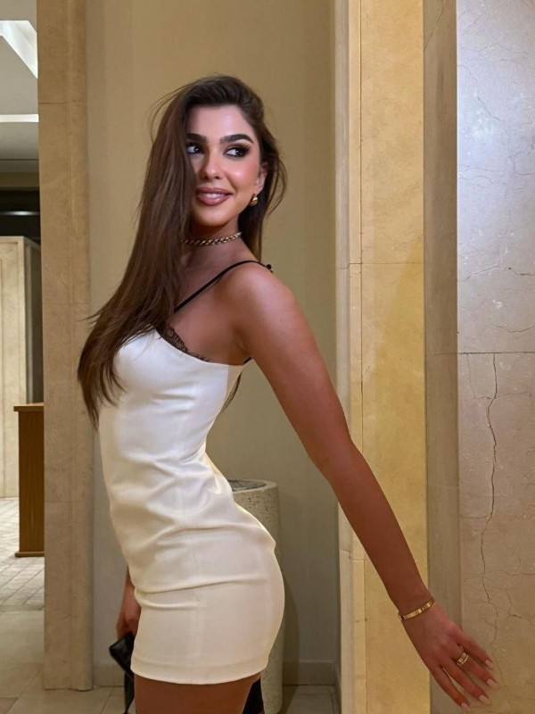 Александра привлекательная девушка из Зея цена от 4500 руб