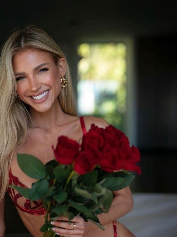 Катрин привлекательная девушка из Зея цена от 4000 руб