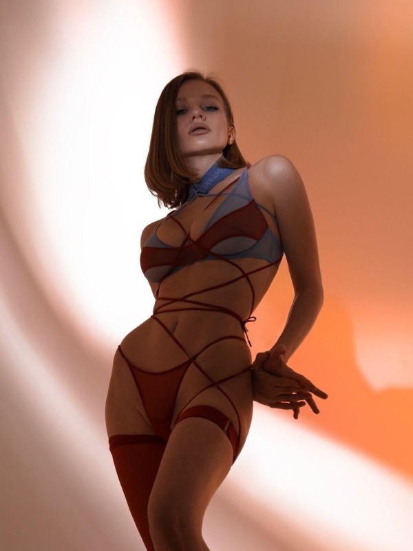 Ева привлекательная девушка из Зея цена от 8000 руб