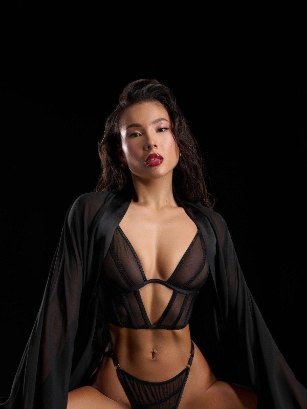 Светка привлекательная девушка из Зея цена от 5000 руб